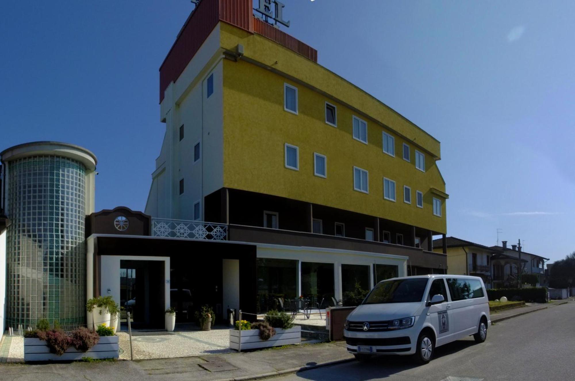 Hotel Ambra Quarto dʼAltino Zewnętrze zdjęcie